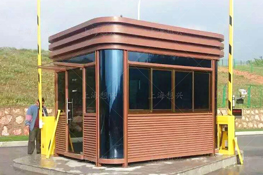 保安崗?fù)と绾螒?yīng)對四季變化？