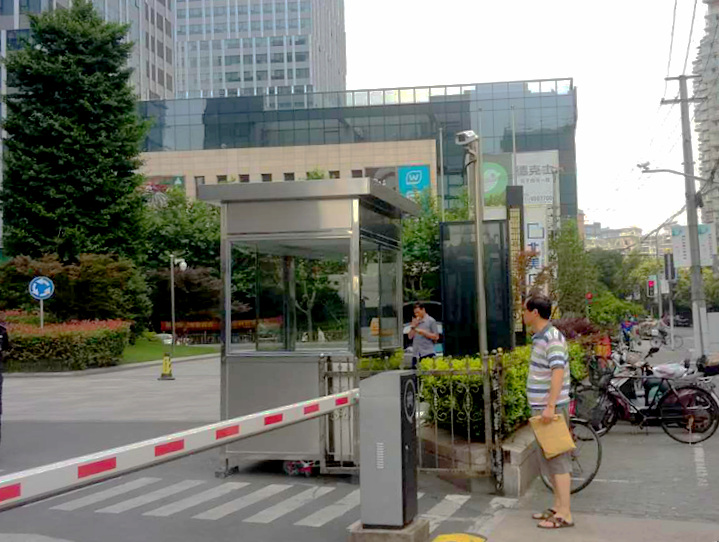 北美廣場不銹鋼保安崗亭