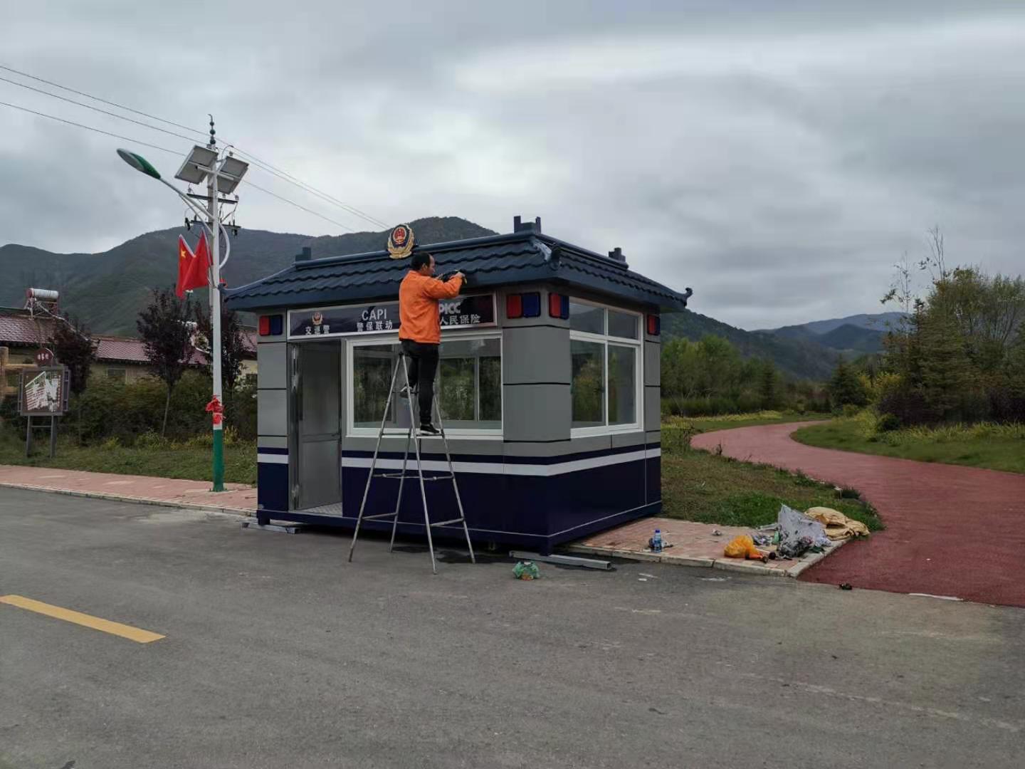 交巡警崗?fù)? alt=